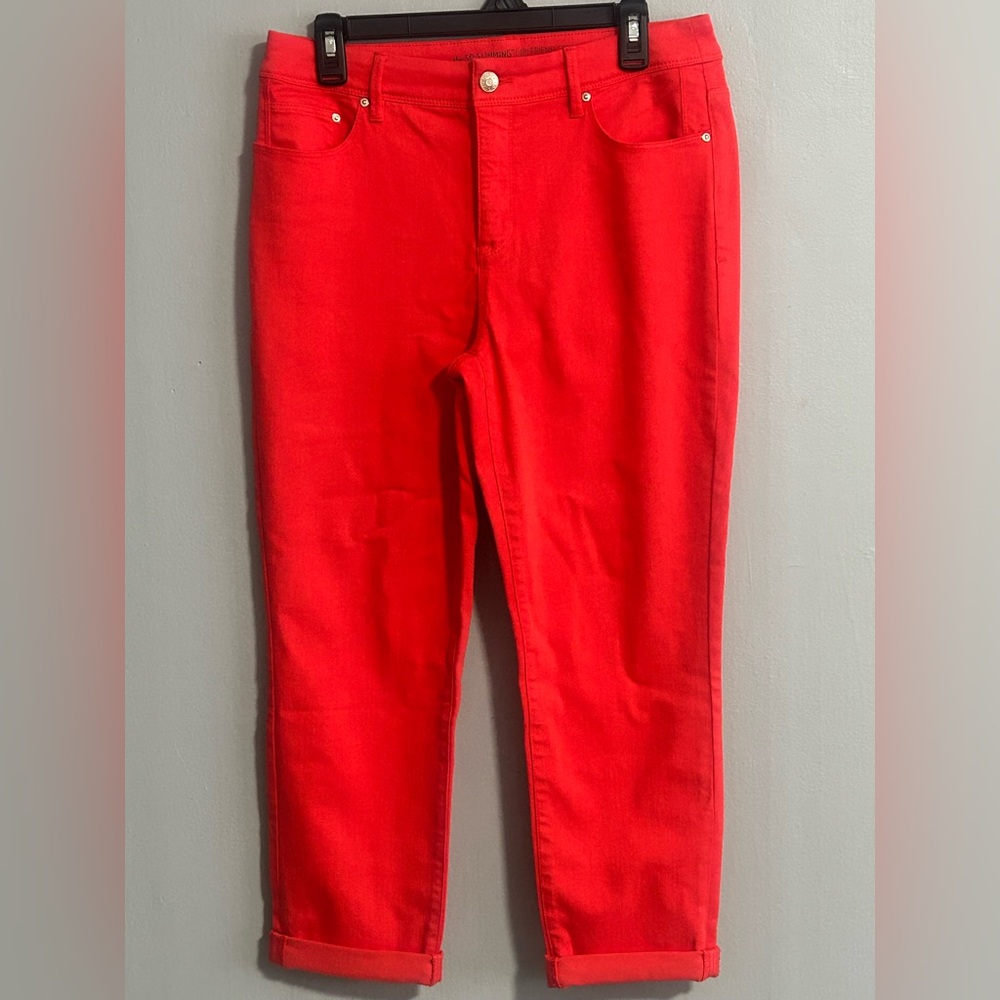 Chico's  Girlfriend Cropped Slim Jeans. 
Size .05.